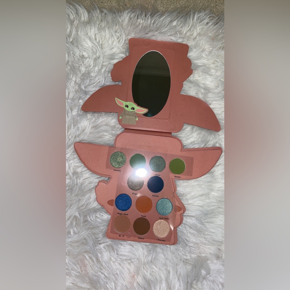 Eyeshadow palette